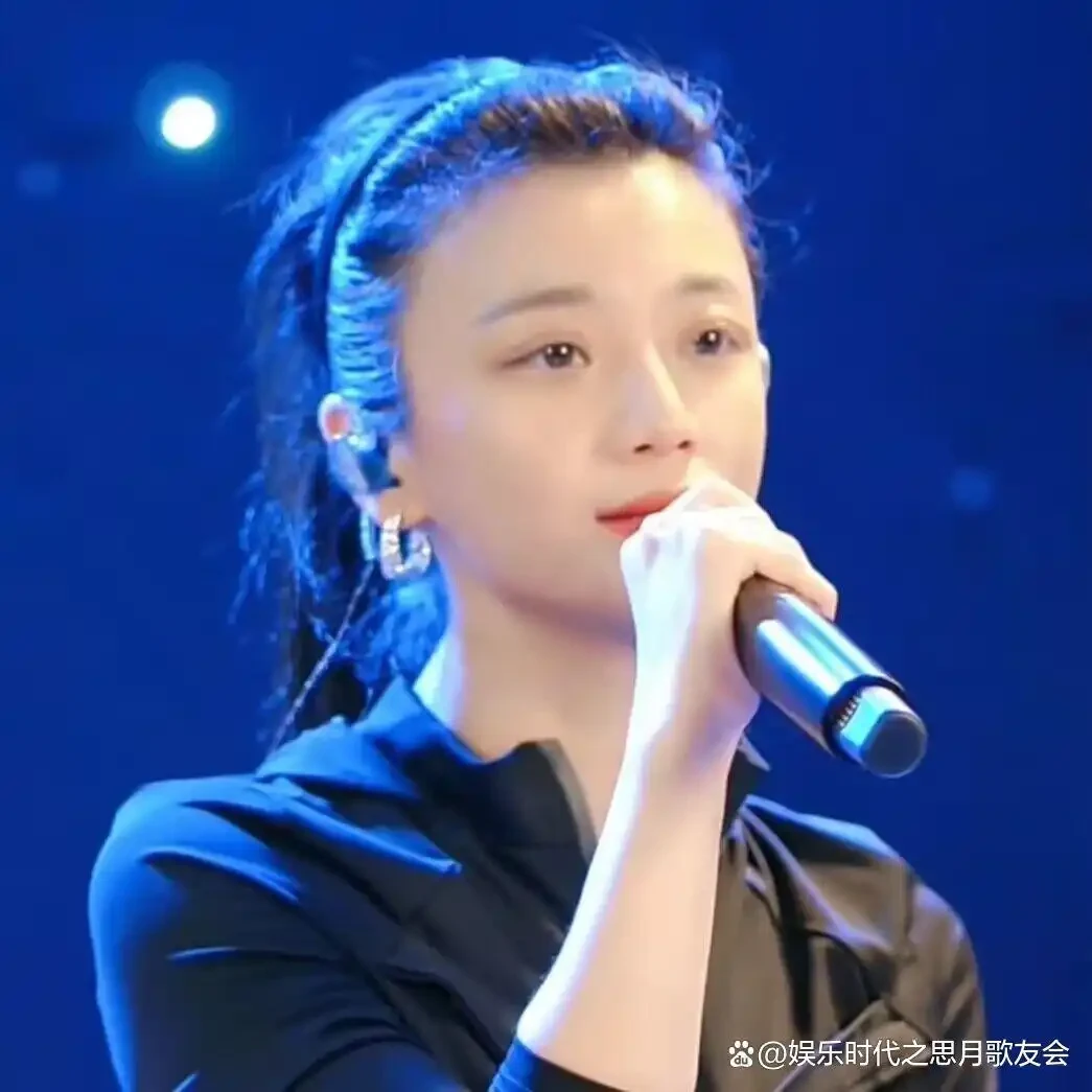 2023年夏思月直播剪影，思月舞台照片