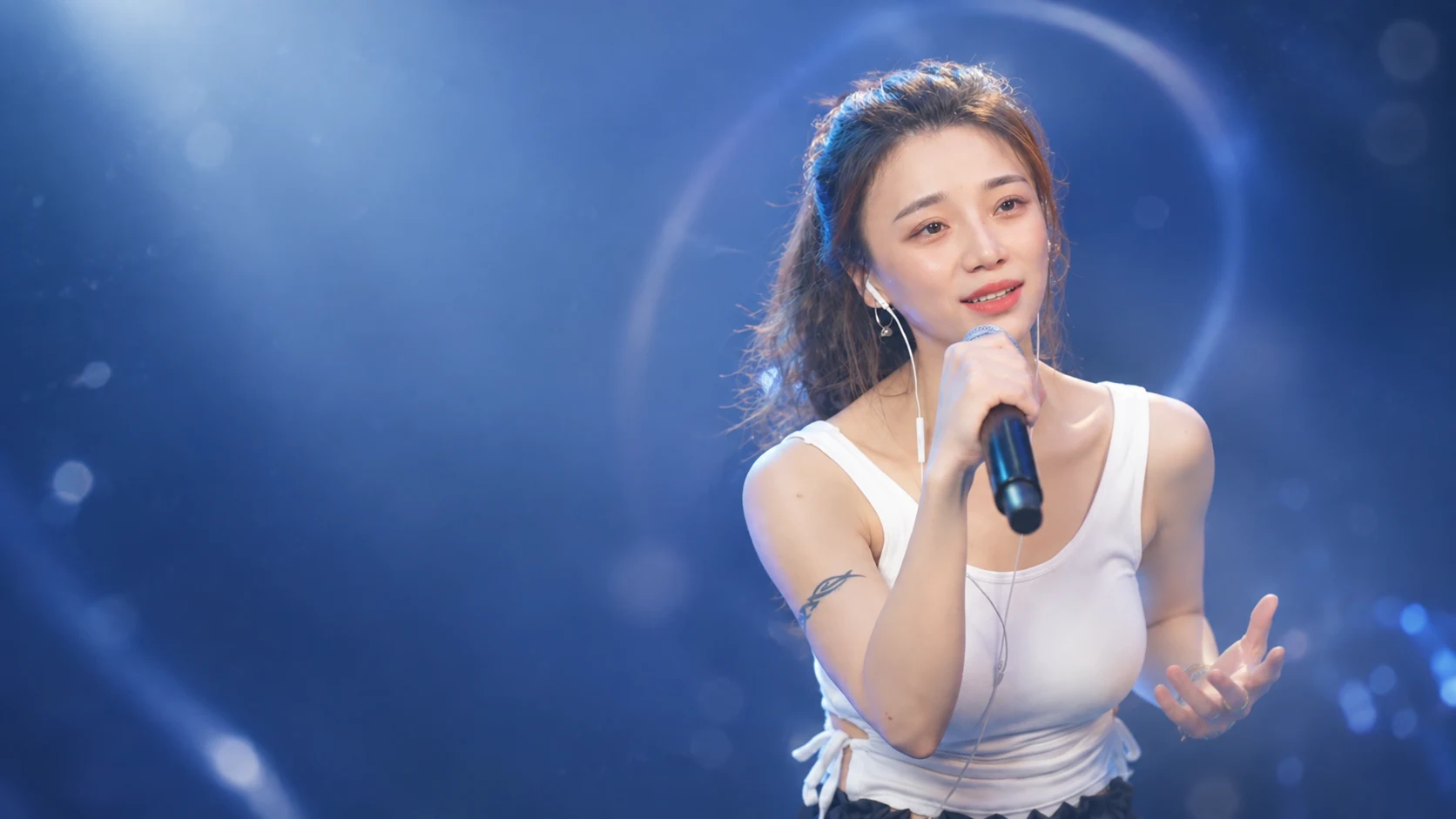 歌手思月：直播世界的清流，音乐梦的追寻者！封面