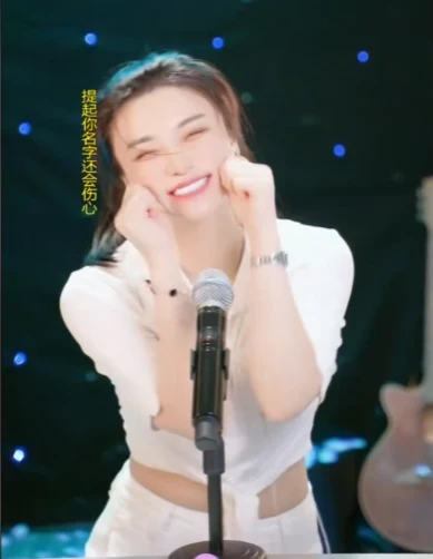 大哥用嘉年华给美女主播上了一课故事影像8